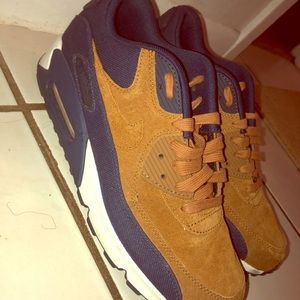 Nike AirMax 90 size 9 mens
